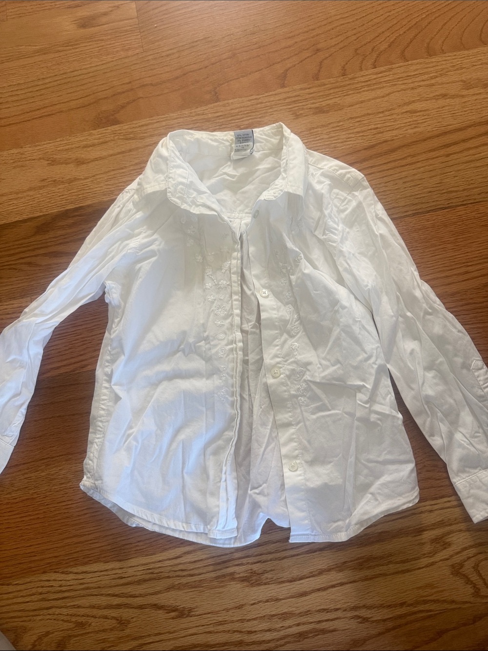 GAP White girls Button-Up Shirt w/ embroidered flowers